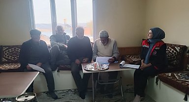 Demirözü'nde yetiştiricilere 'Buzağı Kayıplarının Önlenmesi' eğitimi verildi