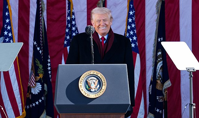 Demokratlar, cinsel istismar suçlusu Epstein'in Trump'a ilişkin e-postalarını yayımladı