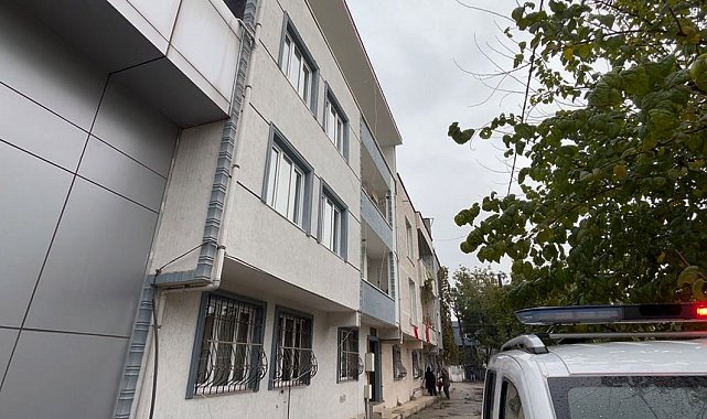 Dengesini kaybedip camdan düşen şahıs ağır yaralandı