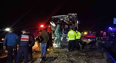 Denizli'de minibüs yolcu otobüsüyle çarpıştı: Yaralılar var