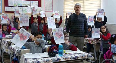 Depremin yaralarını öğrencileriyle sardı