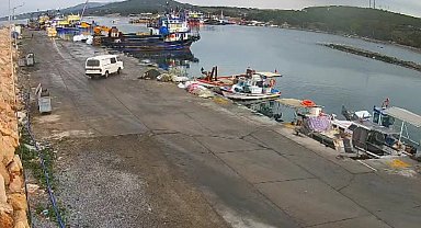 Direksiyon hakimiyeti kaybolan araç denize uçtu