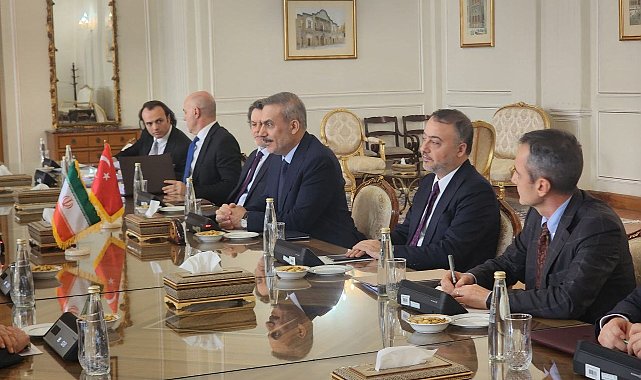 Dışişleri Bakanı Fidan, İranlı mevkidaşı Arakçi ile bir araya geldi