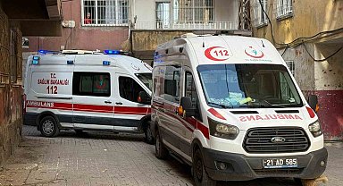 Diyarbakır'da apartmanda priz kaynaklı yangın: 7 kişi dumandan etkilendi