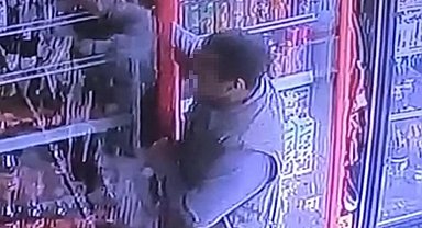 Diyarbakır'da bir şahsın içecek çalma anı güvenlik kamerasına yansıdı