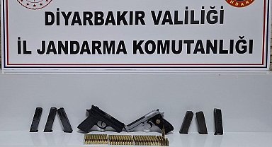 Diyarbakır'da JASAT'ın çalışmalarında tabancalar ve mühimmatları ele geçirildi