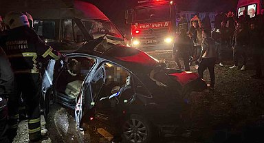 Diyarbakır'ın Bismil ilçesinde meydana gelen zincirleme trafik kazasında ölü ve yaralıların olduğu bildirildi. Olay yerine polis, jandarma, itfaiye ve sağlık ekipleri sevk edildi.