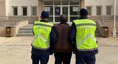 Dolandırıcılıktan aranan şahıs, uygulama noktasında yakalandı