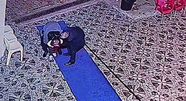 Düğünde boğazına şeker kaçan çocuk, gazetecinin "Heimlich manevrası" uygulamasıyla kurtarıldı