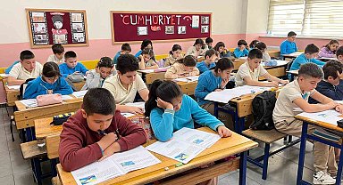 Düzce'de 4. sınıf öğrencilerine "okuduğunu anlama" takibi