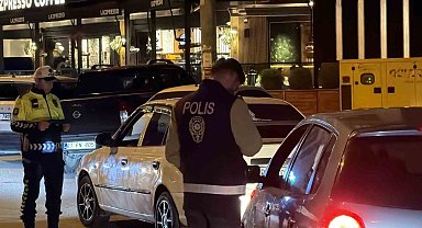 Düzce'de ambulansa yol vermeyen sürücü sağlık kontrolüne gönderiliyor