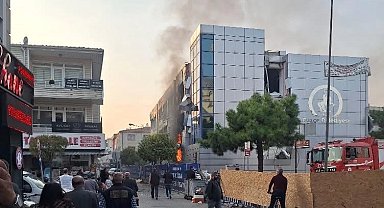 Düzce'de belediye binası yıkımında yangın paniği!