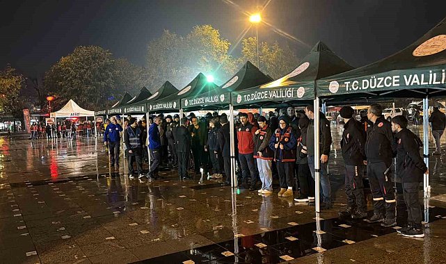 Düzceliler 26 yıl önceki depremde hayatını kaybedenleri andı