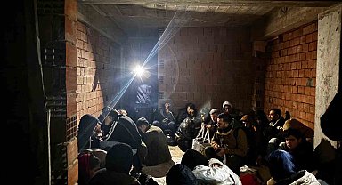 Düzensiz göçmenler inşaatta yakalandı