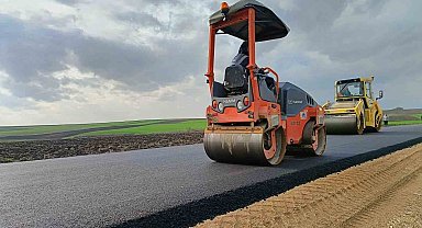 Edirne'de köy yolları modern asfaltla yenileniyor