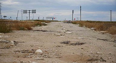 Edirne'de yol çilesi bitmiyor: Bozuk yol araçlara zarar veriyor