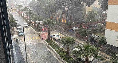 Edremit'te kuvvetli sağanak yağış etkili oluyor