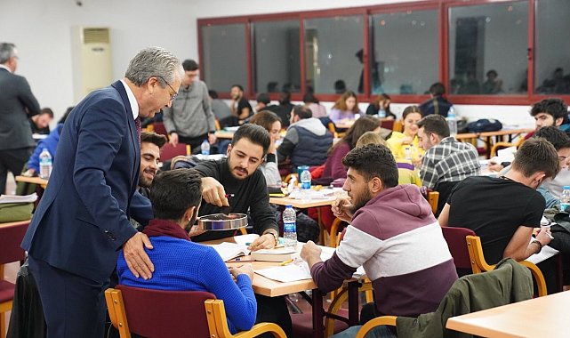 Egeli gençlerin vazgeçilmez mekânı: Ege Üniversitesi Merkez Kütüphanesi