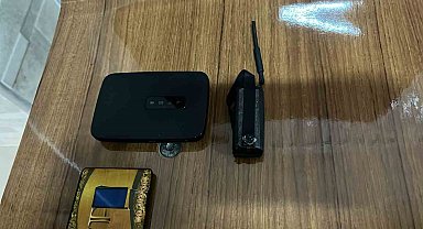 Ehliyet sınavında kopya düzeneğiyle yakalandı