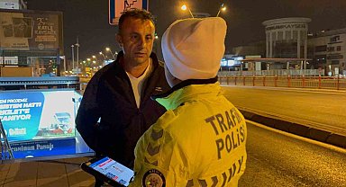 Ehliyetsiz sürücünün otomobilini almaya gelen şahıs da ehliyetsiz çıktı