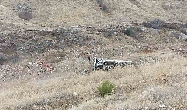 Elazığ'da kamyon devrildi: 1 yaralı