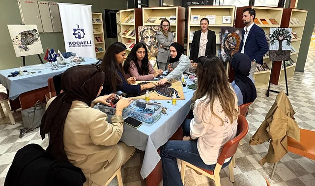 Elektronik atıklardan sanata çevreci dönüşüm