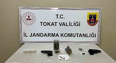 Erbaa'da jandarmadan uyuşturucu ve ruhsatsız silah operasyonu