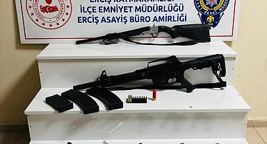 Erciş'te 5 adet ruhsatsız tabanca ve 2 adet yivsiz av tüfeği ele geçirildi