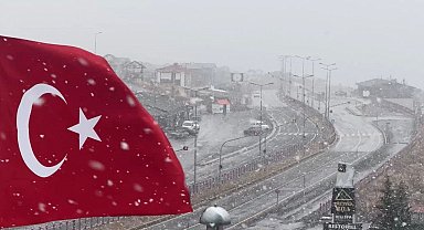 Erciyes'te kar yağışı yeniden başladı