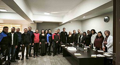 Erzincan polisinden öğretmenlere 'Öğretmenler Günü' sürprizi