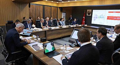 Erzincan'da sağlık yöneticileri toplantısı: "Sağlıklı Türkiye Yüzyılı Vizyonu masaya yatırıldı"