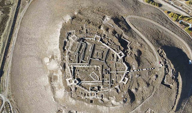Erzincan'da Urartu izleri yeniden gün yüzünde: Altıntepe Kalesi drone ile görüntülendi