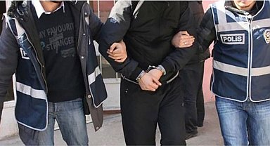 Erzurum'da dolandırıcılık suçundan aranan 2 şahıs İstanbul ve İzmir'de yakalandı
