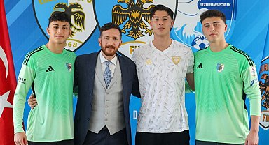 Erzurumspor'da gençlere imza attırıldı