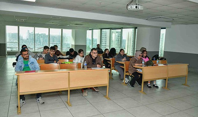 Esenyurt Belediyesi'nden engelli bireyler için ücretsiz E-KPSS eğitimi