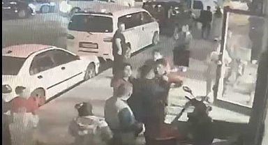 Esenyurt'ta engelli adama bıçaklı saldırı kamerada