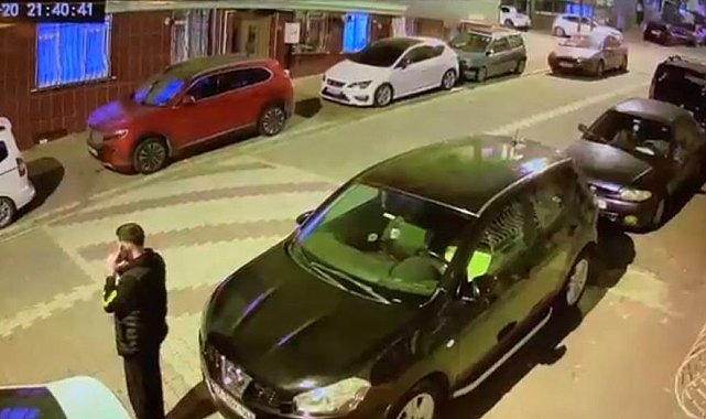 Esenyurt'ta sokaktaki 2 kişiye silahlı saldırı: O anlar kamerada