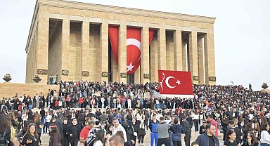 Esenyurtlu gençler Anıtkabir'i ziyaret etti