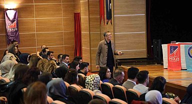 Eski Bakan Selçuk, Diyarbakır'da öğretmen ve velilerle buluştu