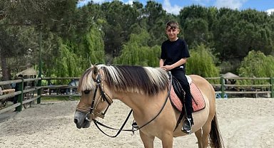 Evinde ölü bulunan 13 yaşındaki çocuğun cenazesi Adli Tıp Kurumu'ndan alındı