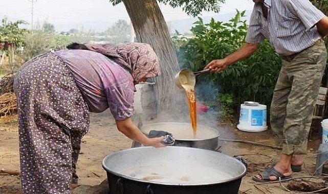 Evlerde geleneksel pekmez telaşı