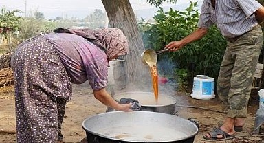 Evlerde geleneksel pekmez telaşı