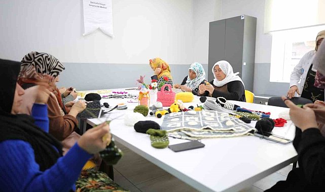 Eyyübiyeli kadınlar aldıkları eğitimle hayallerine ulaşıyor