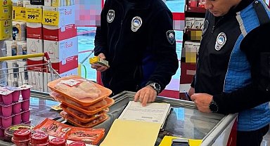 Ezine'de tarihi geçmiş ve etiketsiz ürün satan 2 markete 596 bin TL ceza