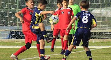 Fenerbahçe'yi eleyen Denizlili gençler dikkat çekti