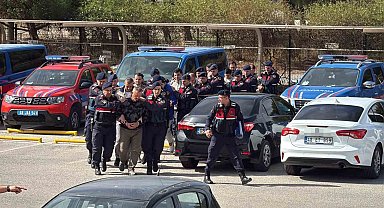 FETÖ şüphelileri denizde yakalandı