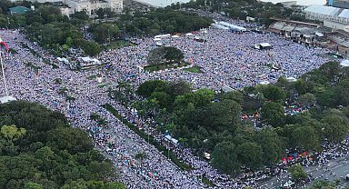 Filipinler'de 650 binden fazla kişi, yolsuzluk iddialarının ardından sokaklara döküldü