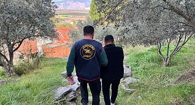 Firari şahıs ormanlık arazide saklanırken yakalandı