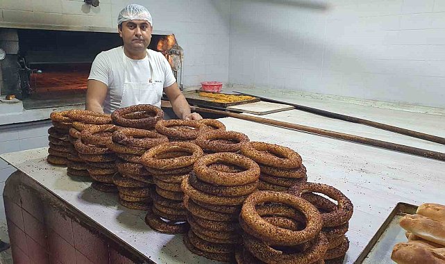 Fırıncıdan öğretmenlere ücretsiz simit jesti