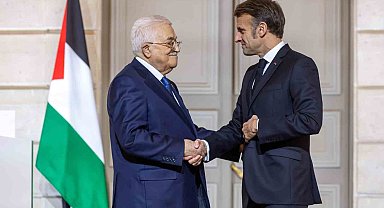 Franca Cumhurbaşkanı Macron ile Filistin Devlet Başkanı Abbas bir araya geldi